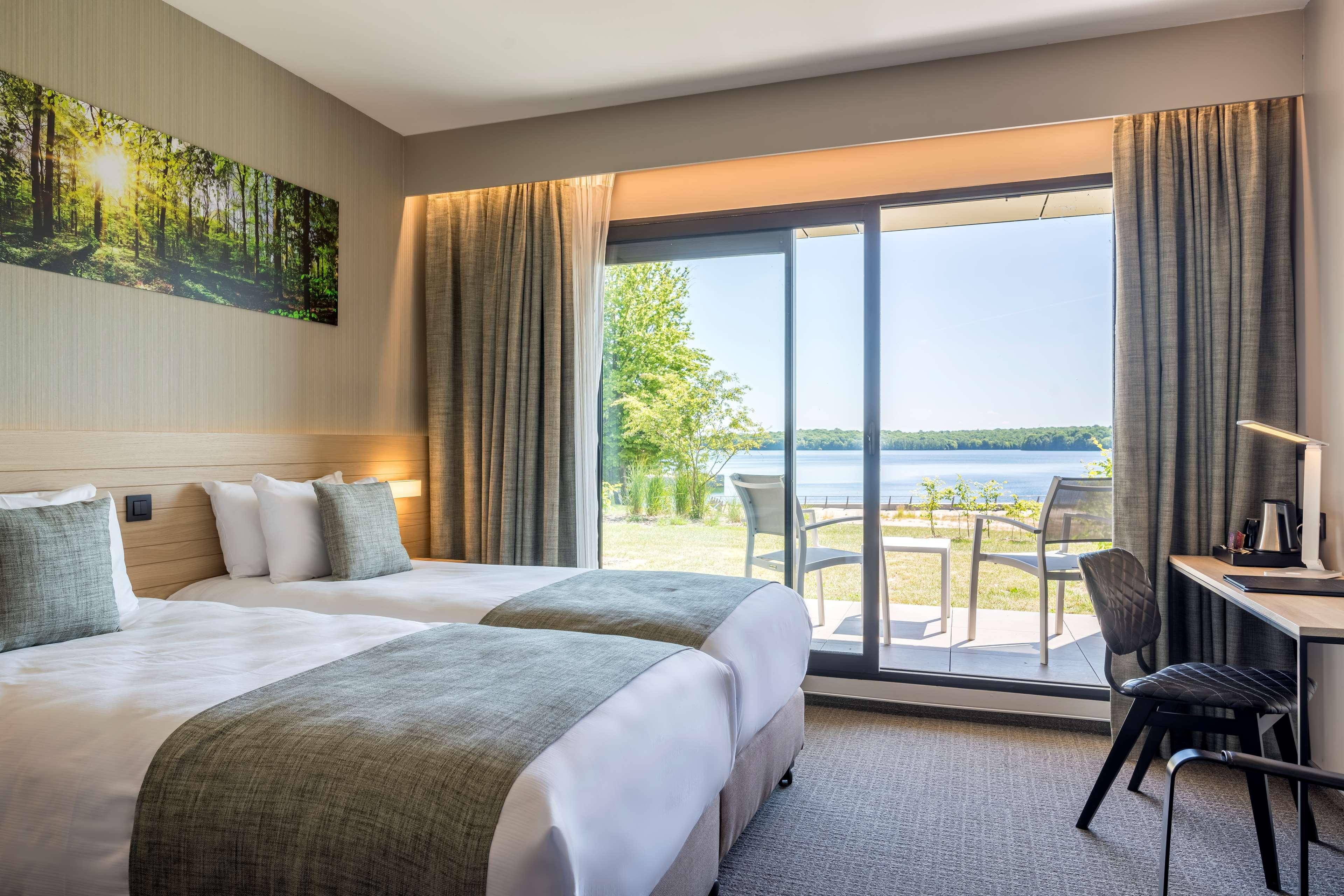 Golden Lakes Hotel Boussu-lez-Walcourt Zewnętrze zdjęcie