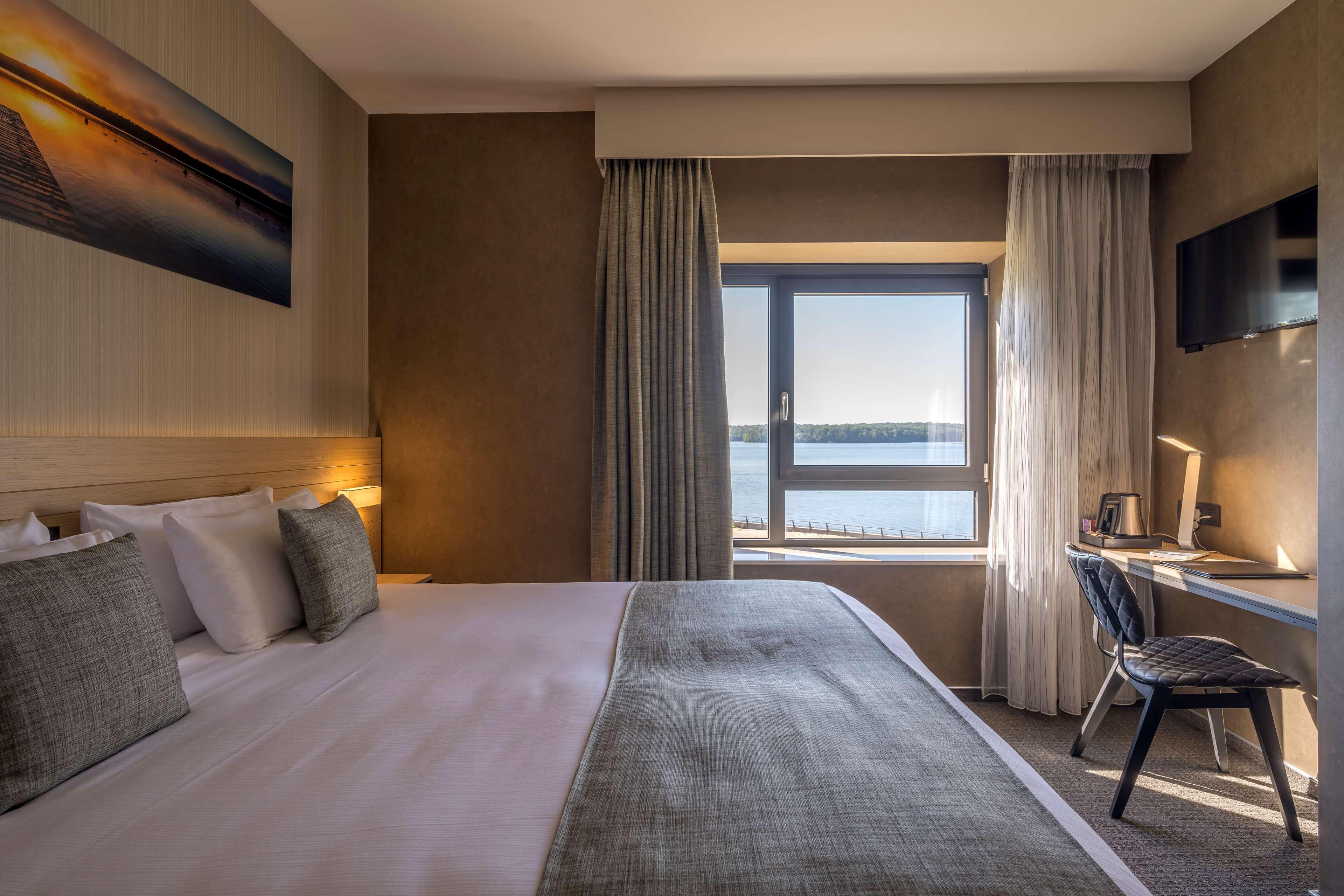 Golden Lakes Hotel Boussu-lez-Walcourt Zewnętrze zdjęcie